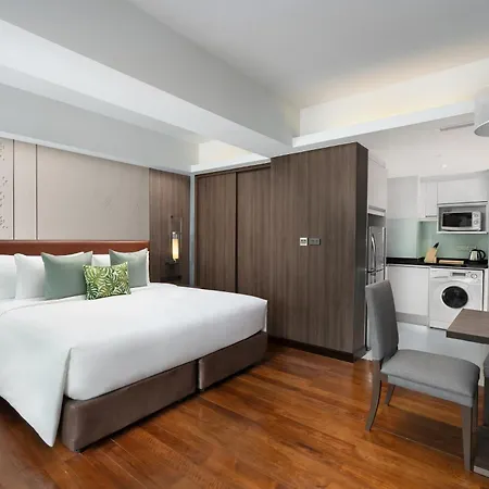 Novotel Living Bangkok Sukhumvit Legacy Exterior photo