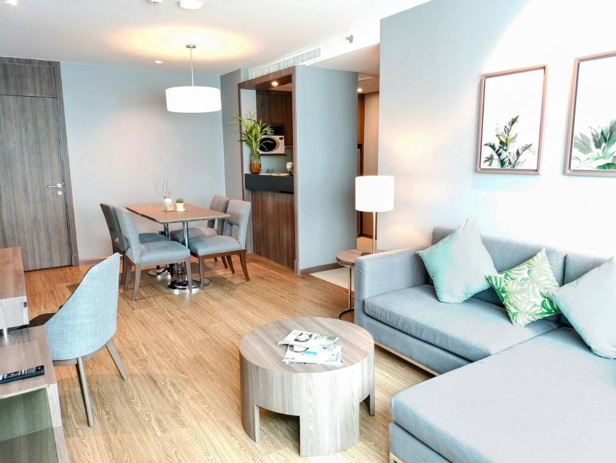 Novotel Living Sukhumvit Legacy מלון