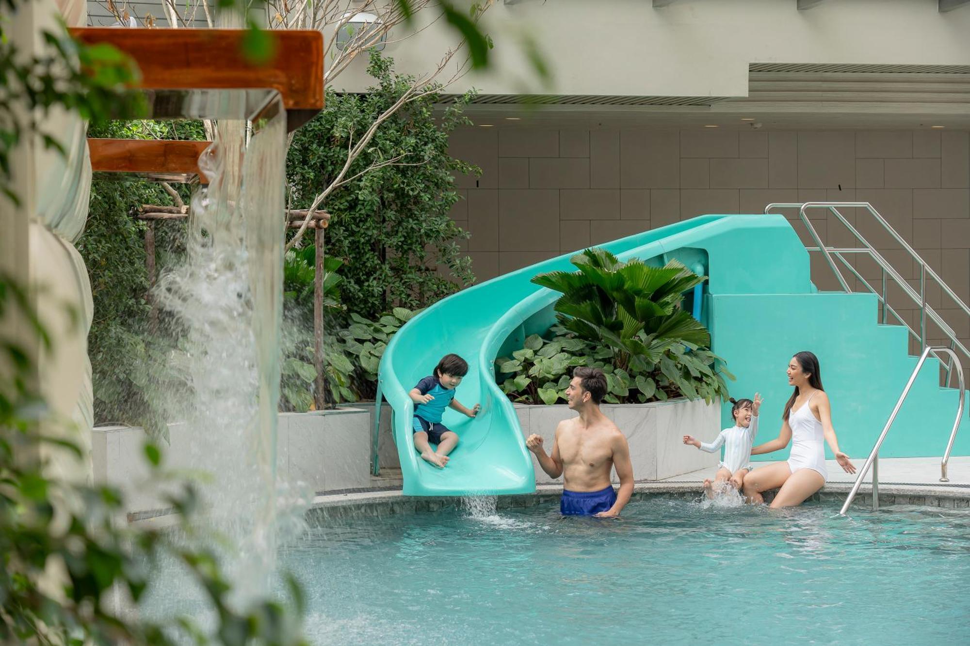 מלון Novotel Living Sukhumvit Legacy 4*