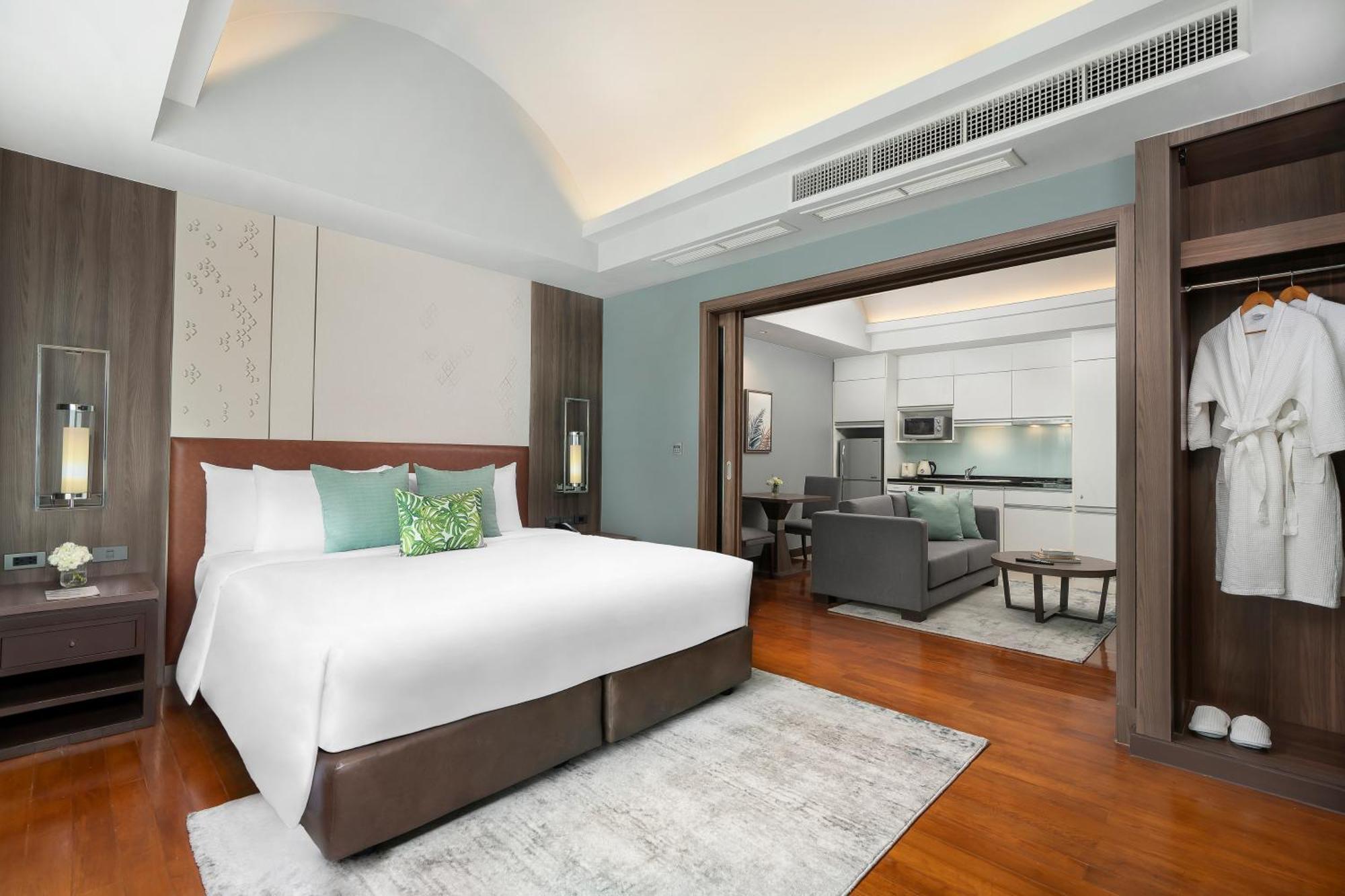 Novotel Living Sukhumvit Legacy Hotel