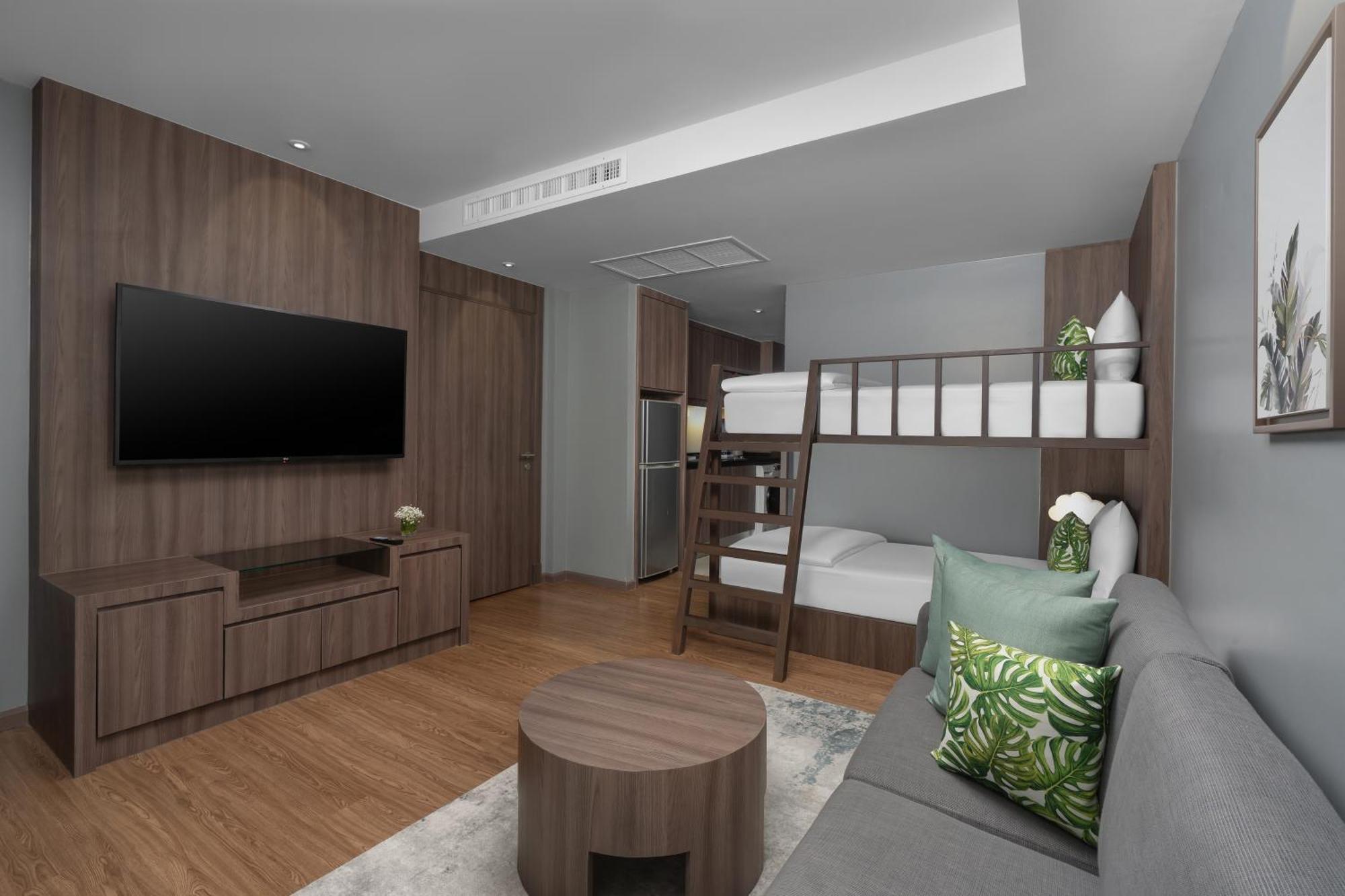 Hotel Novotel Living Sukhumvit Legacy 4*