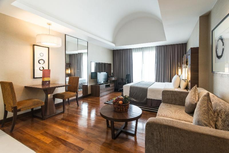 Novotel Living Sukhumvit Legacy Отель 4*