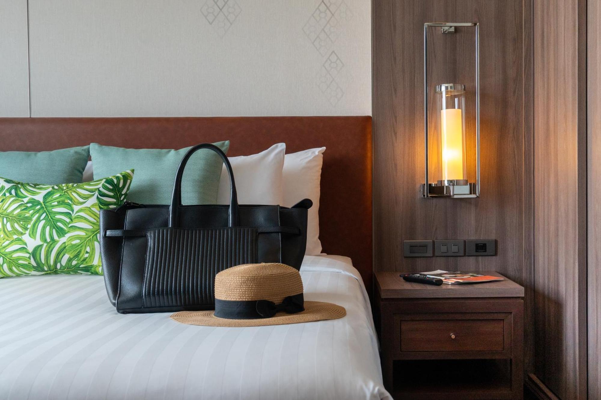 Novotel Living Sukhumvit Legacy Отель Бангкок
