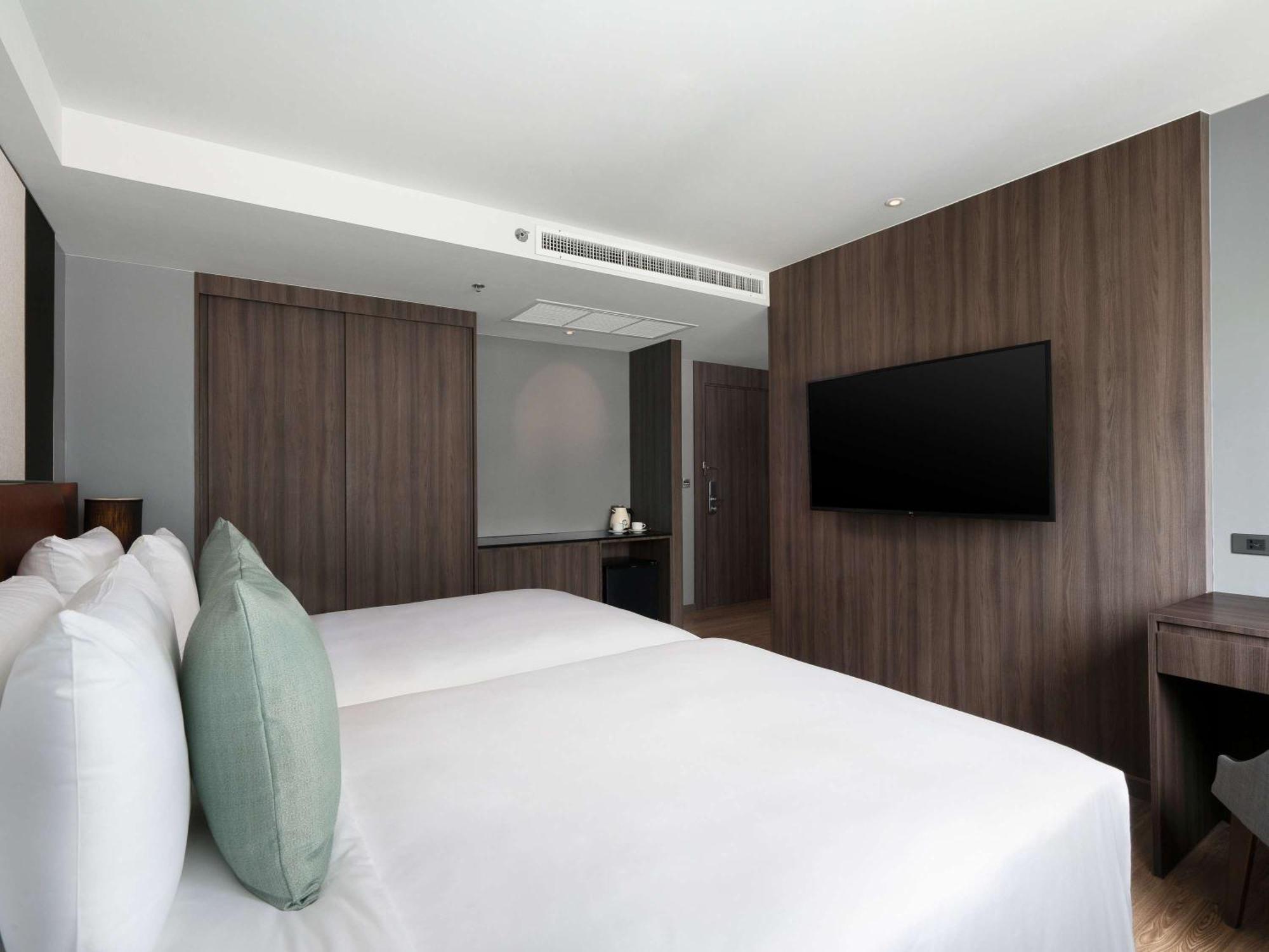 Novotel Living Sukhumvit Legacy 4* Бангкок