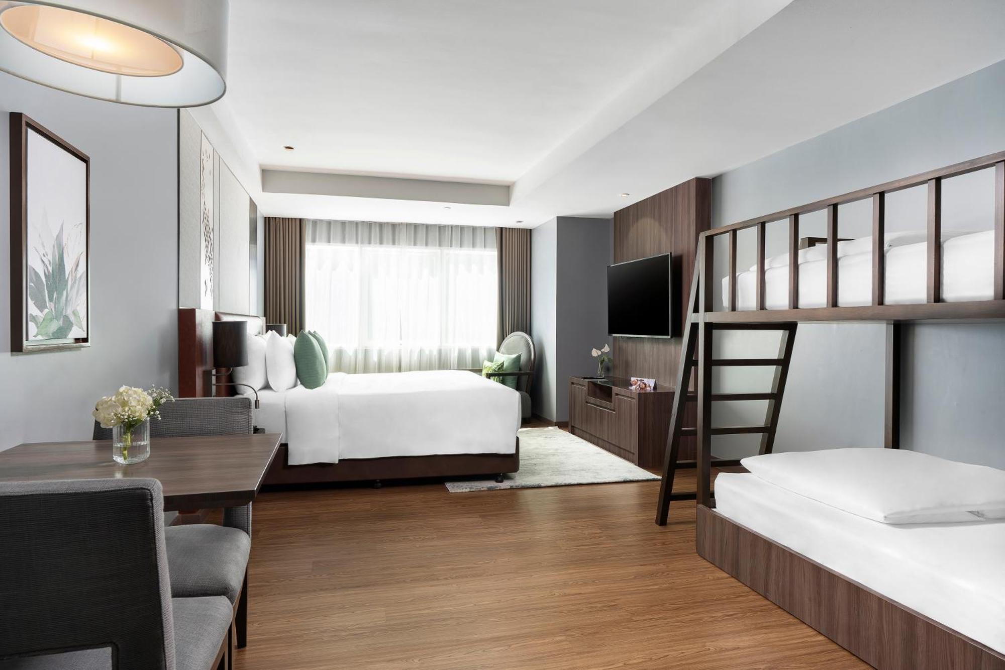 Отель Novotel Living Sukhumvit Legacy 4*